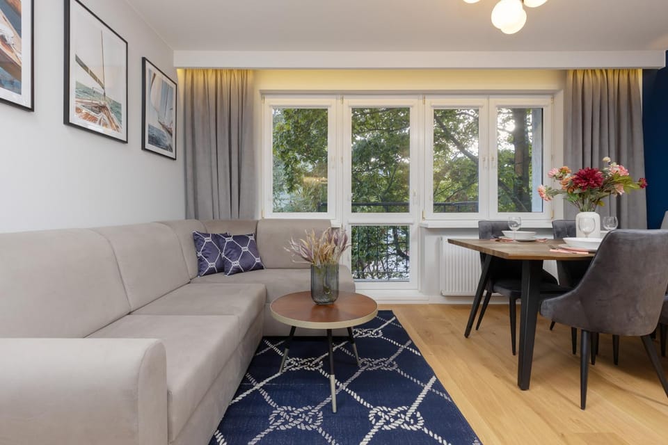 Communal lounge/ TV room, Living room, Seating area, Dining area
