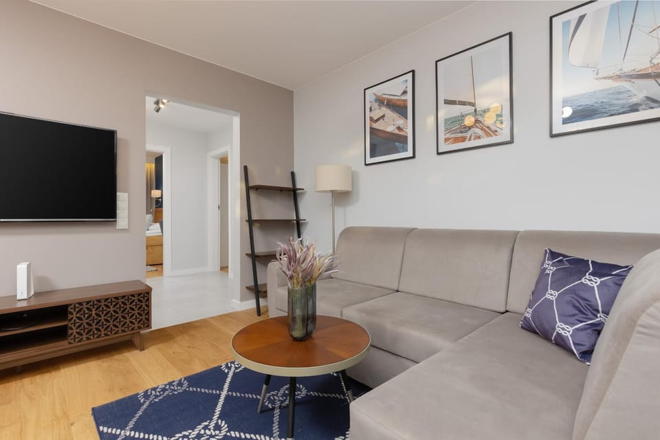 Communal lounge/ TV room, TV and multimedia, Living room, Seating area