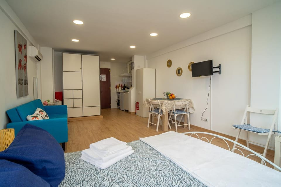 Living room, Photo of the whole room, Seating area