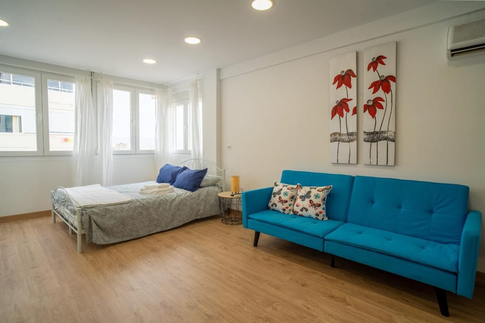 Bed, Living room