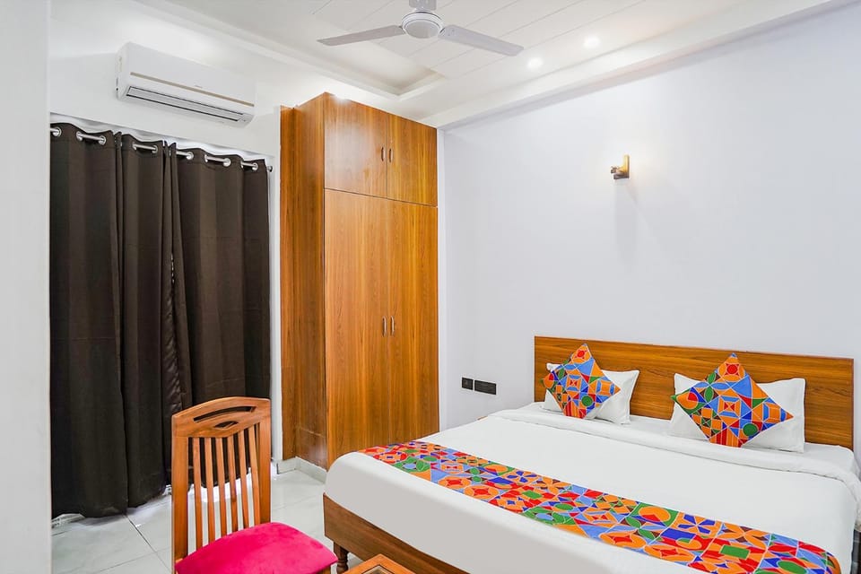 Bed, Bedroom, wardrobe, air conditioner