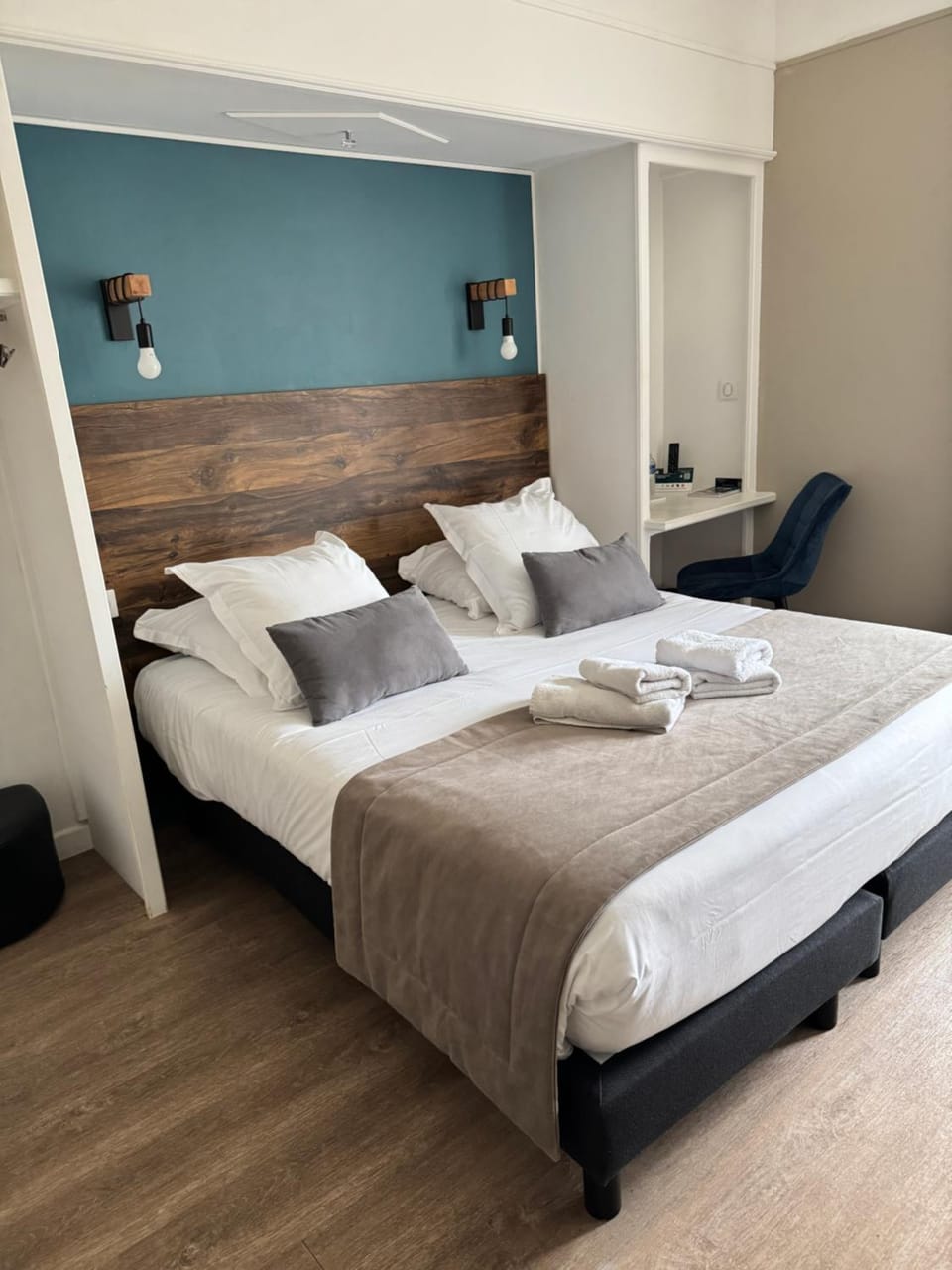 Bed, Bedroom