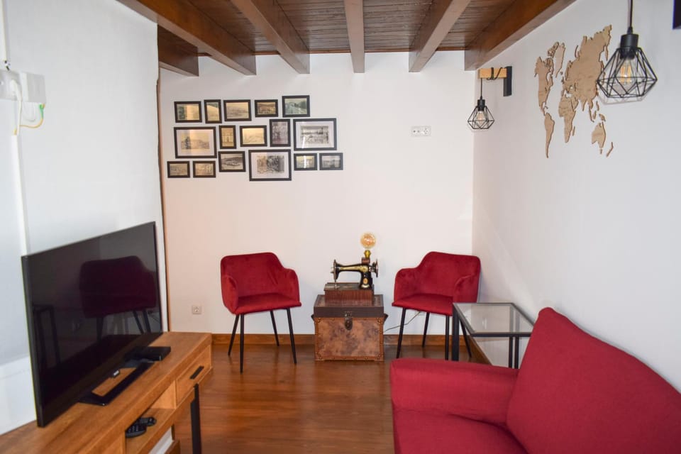 Communal lounge/ TV room, TV and multimedia