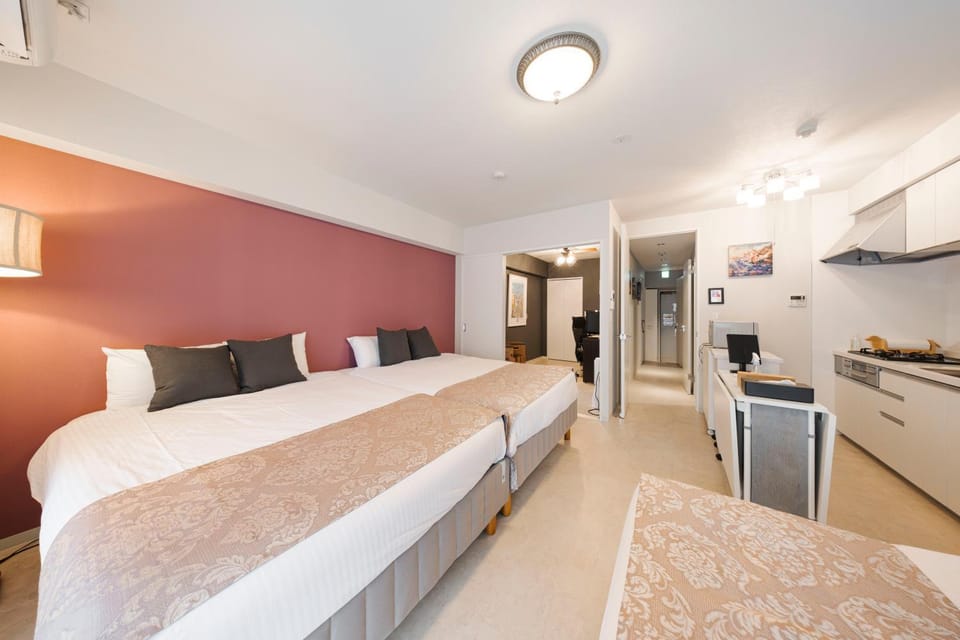 Bed, Kitchen or kitchenette, Bedroom
