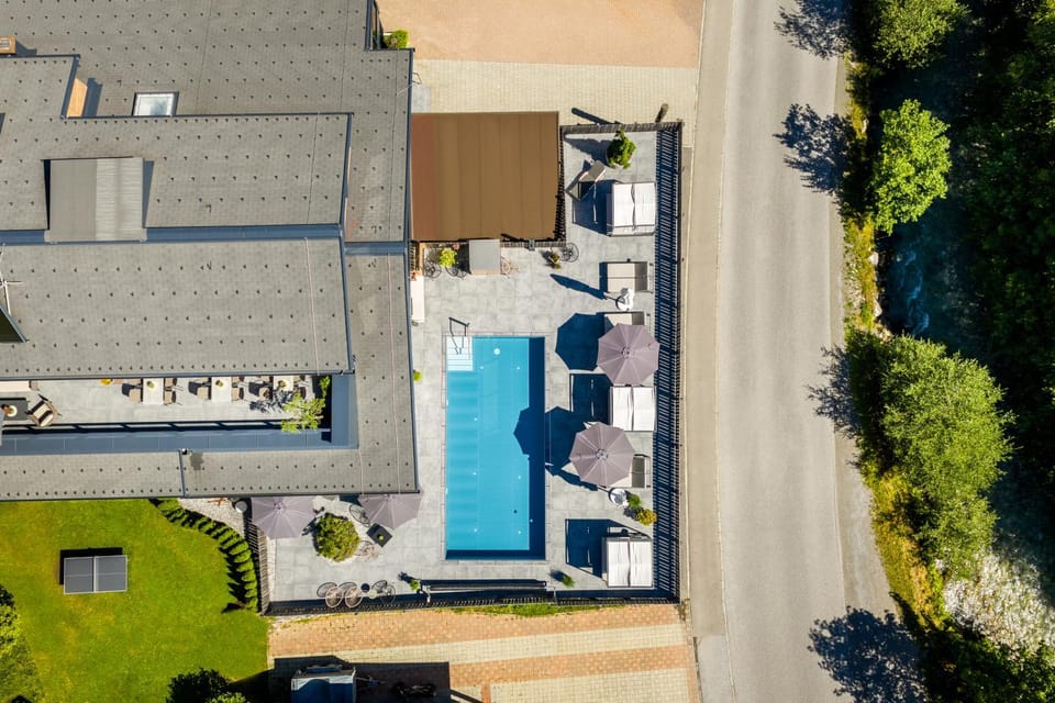 Bird's eye view, Swimming pool
