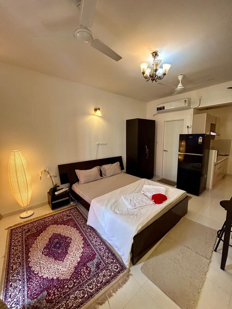 Bed, Photo of the whole room, Bedroom, fireplace, air conditioner