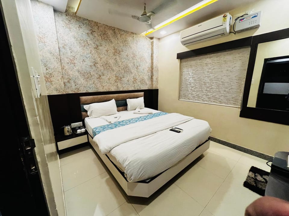 TV and multimedia, Photo of the whole room, air conditioner
