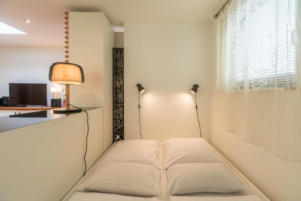 Bed, Photo of the whole room