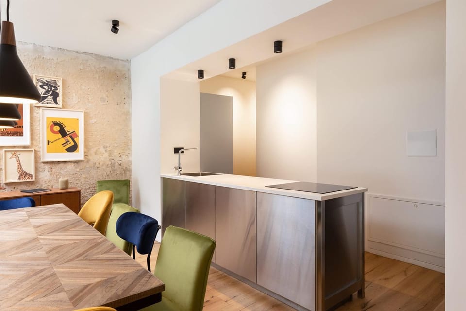Communal lounge/ TV room, TV and multimedia, Living room, Seating area, Evening entertainment