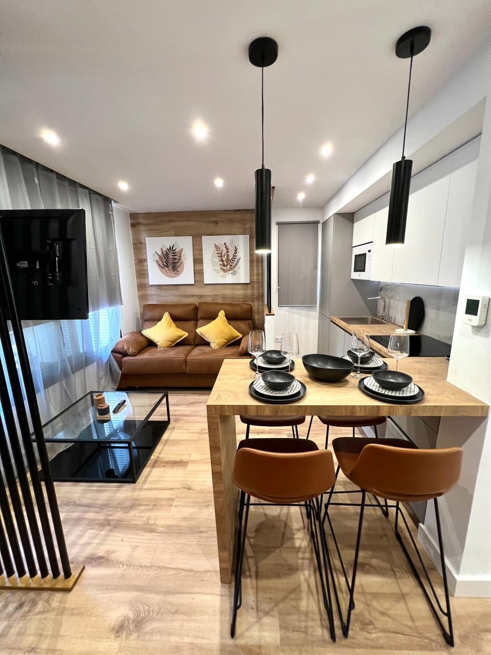 Kitchen or kitchenette, Living room