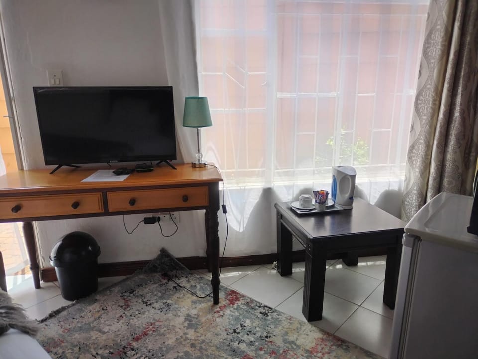 TV and multimedia, hair dresser