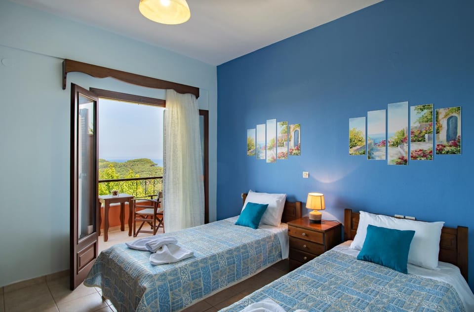 Bed, Natural landscape, Photo of the whole room, Bedroom, towels
