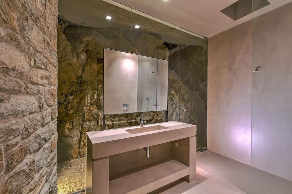 Two Br Luxury Peaceful Mylo Villa With Living Room Close to Mylopotas Beach Villa in Decentralized Administration of the Aegean