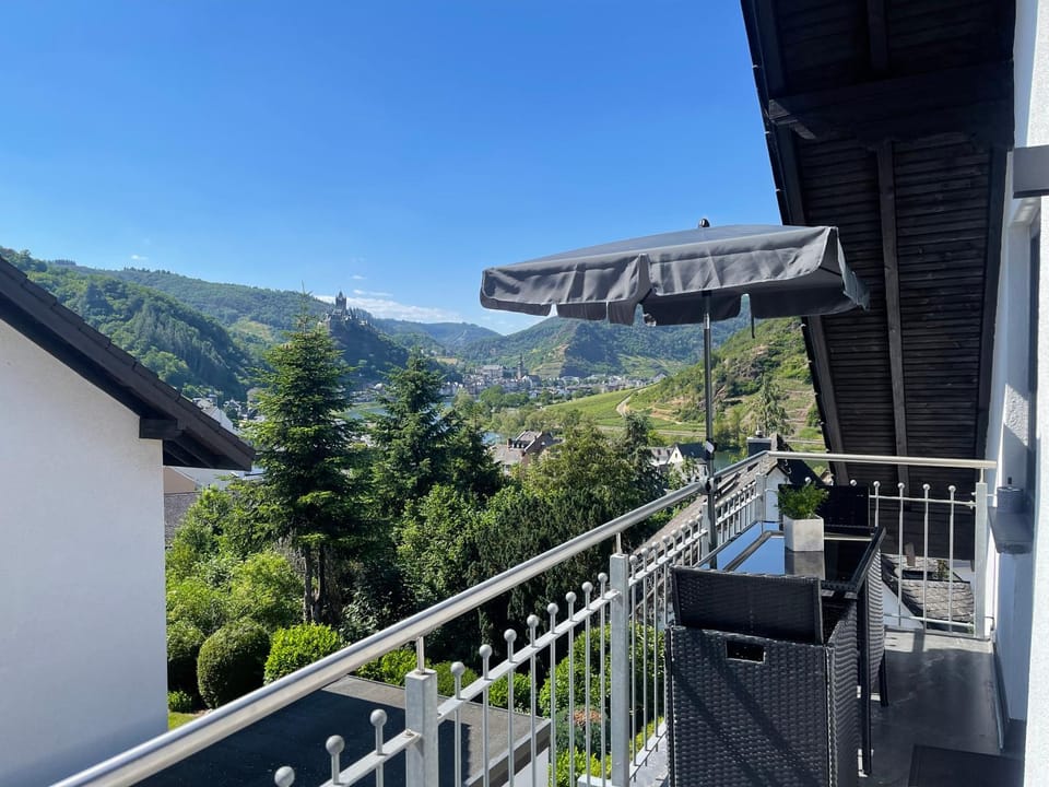 Fewo Burg,Mosel,Tal-Blick Apartment in Cochem-Zell