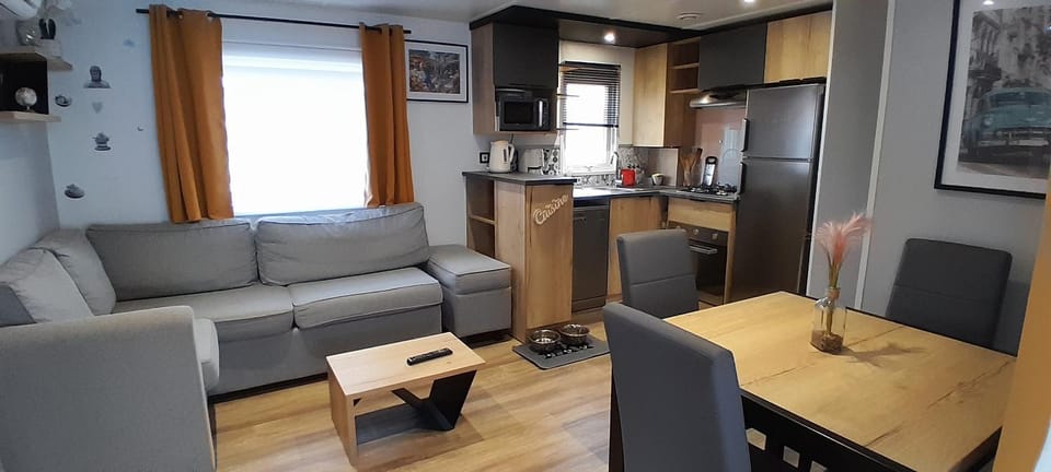 Seating area, pet friendly