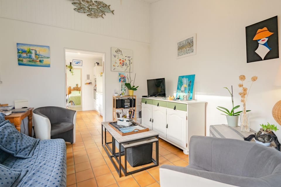 Property building, Living room