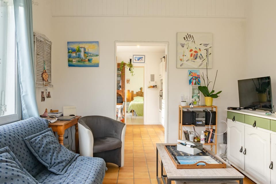 Property building, Living room