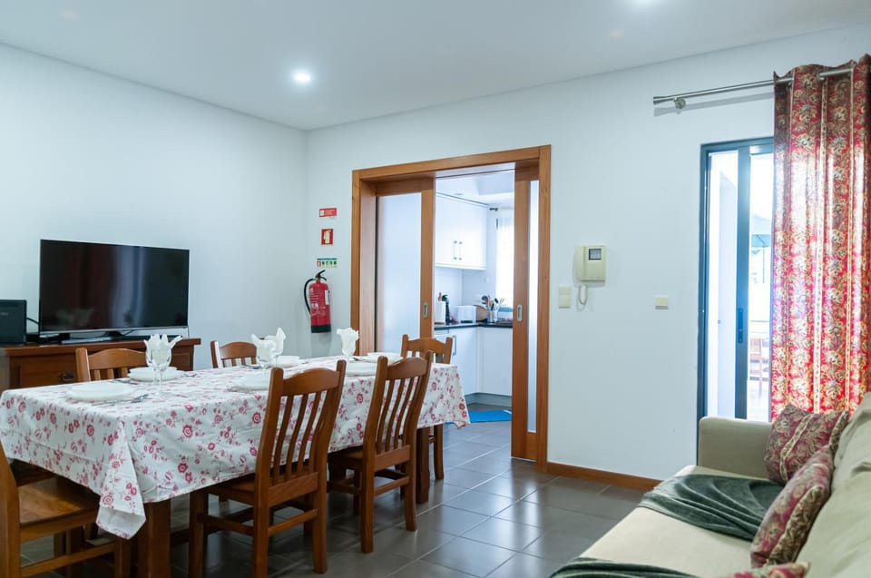 Communal lounge/ TV room, Living room, Dining area