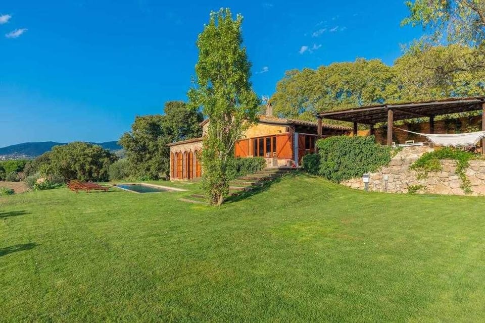 Mas Dels Arcs. Con piscina. Muy cerca de la playa. Villa in Baix Empordà