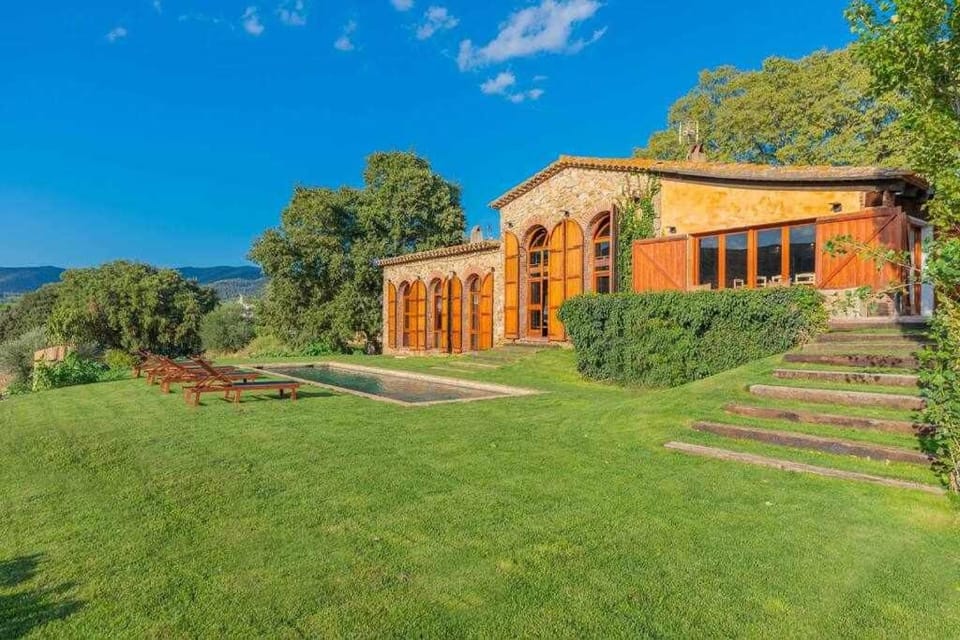Mas Dels Arcs. Con piscina. Muy cerca de la playa. Villa in Baix Empordà