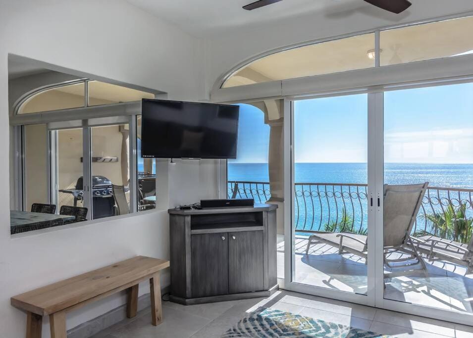 Sub- Penthouse Las Olas Surfers Paradise Apartment in San Jose del Cabo