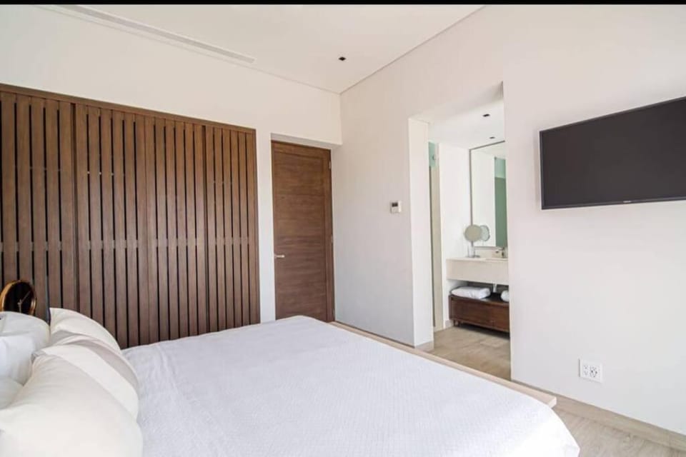 Amazing Cabo Marina condo with private jacuzzi House in Cabo San Lucas
