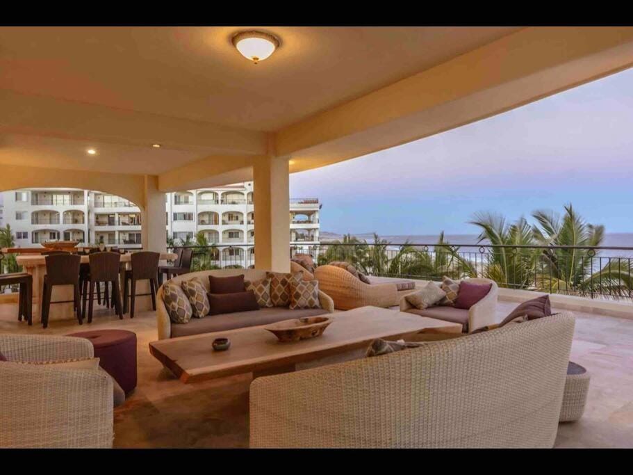 Tortuga-World Class Ocean Front Villa5 500ft House in San Jose del Cabo