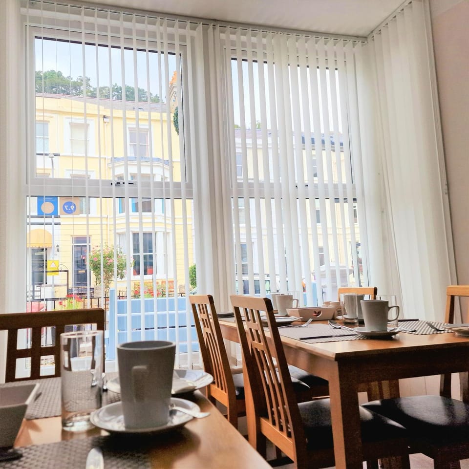Neighbourhood, View (from property/room), Dining area, Street view