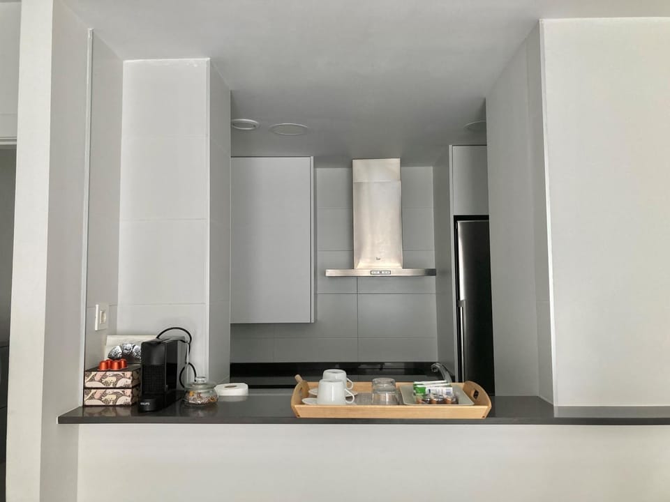 Coffee/tea facilities, Kitchen or kitchenette, minibar, stove