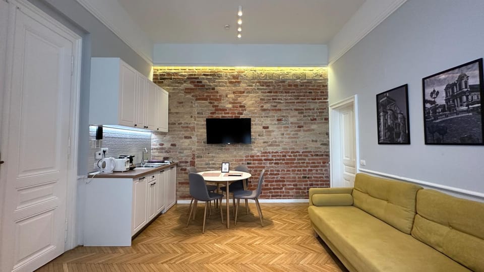 TV and multimedia, Kitchen or kitchenette