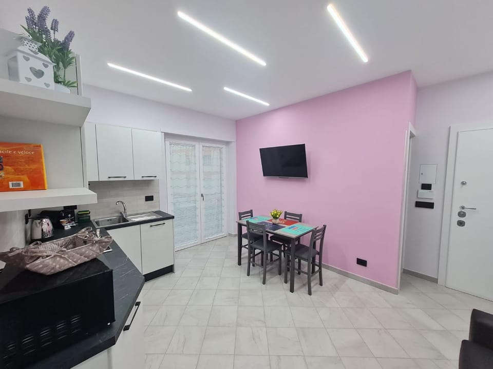 TV and multimedia, Kitchen or kitchenette, Dining area