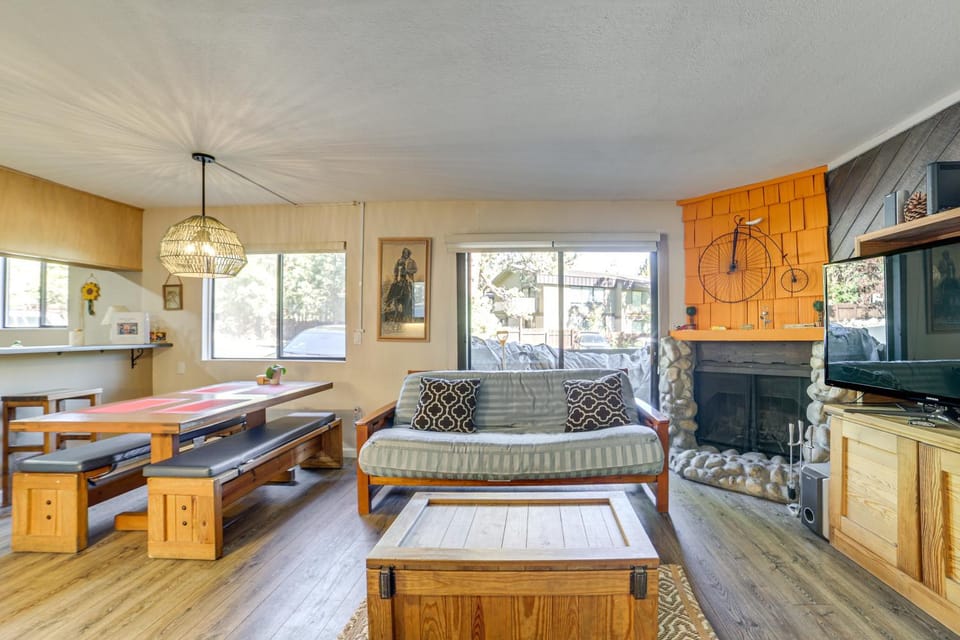 Cozy Mammoth Lakes Studio: 5 Mi to Ski Slopes Apartment in Mammoth Lakes