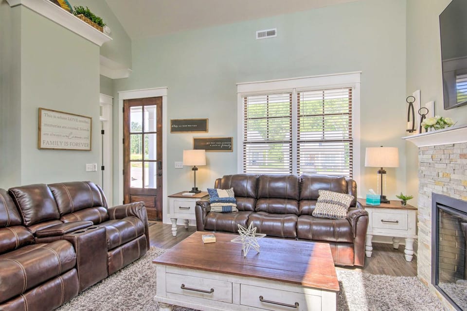Stunning Lakefront Retreat w/ Dock Access! House in Lake Greenwood
