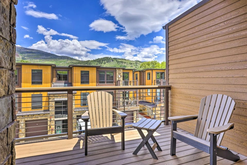 3 Mi to Dillon Reservoir: Condo w/ Balcony! House in Silverthorne