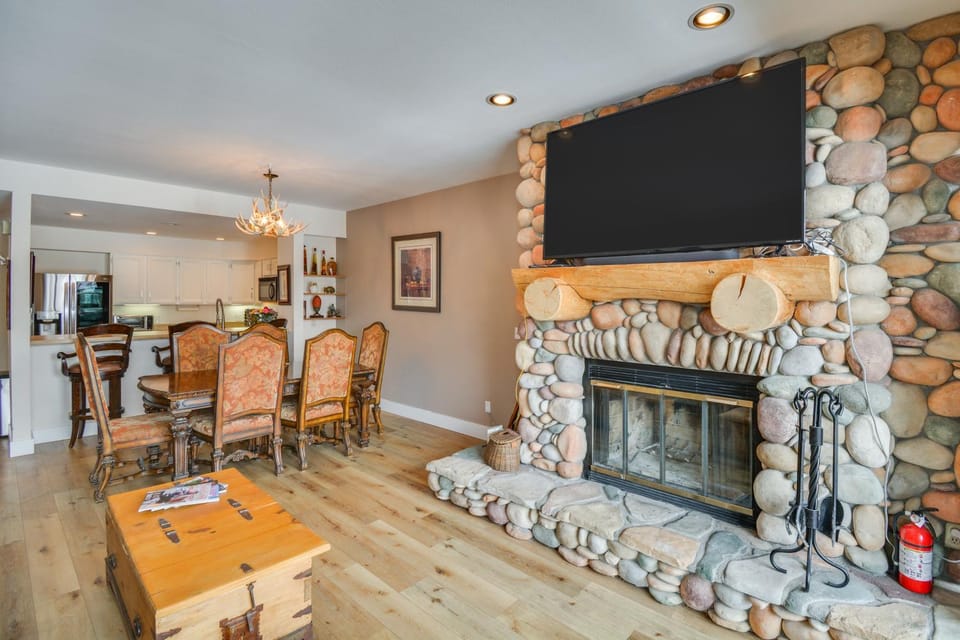 Private Ski Retreat in Avon: Eagle River Views! House in Avon