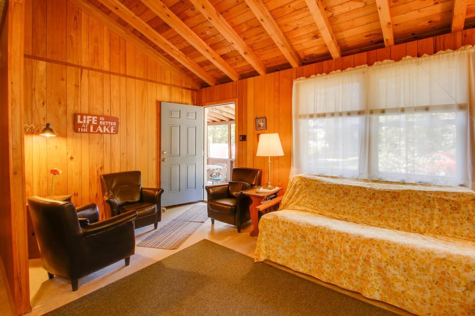 'The Birches' Raymond Getaway w/ Beach & Boat Dock House in Casco