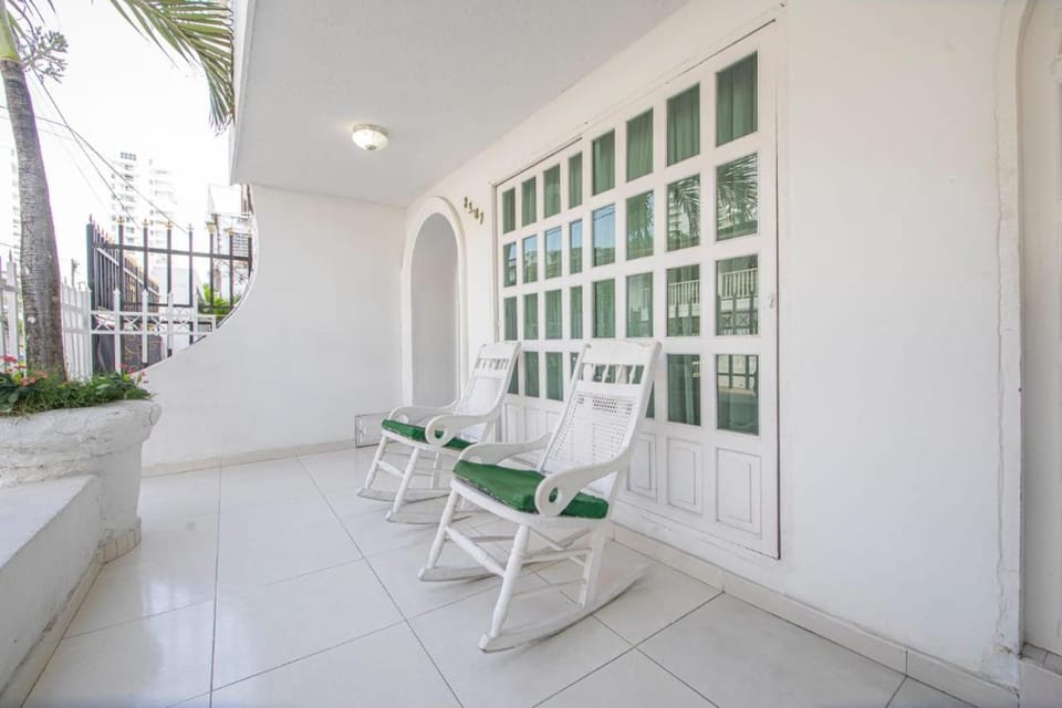 Facade/entrance, Balcony/Terrace, Lobby or reception