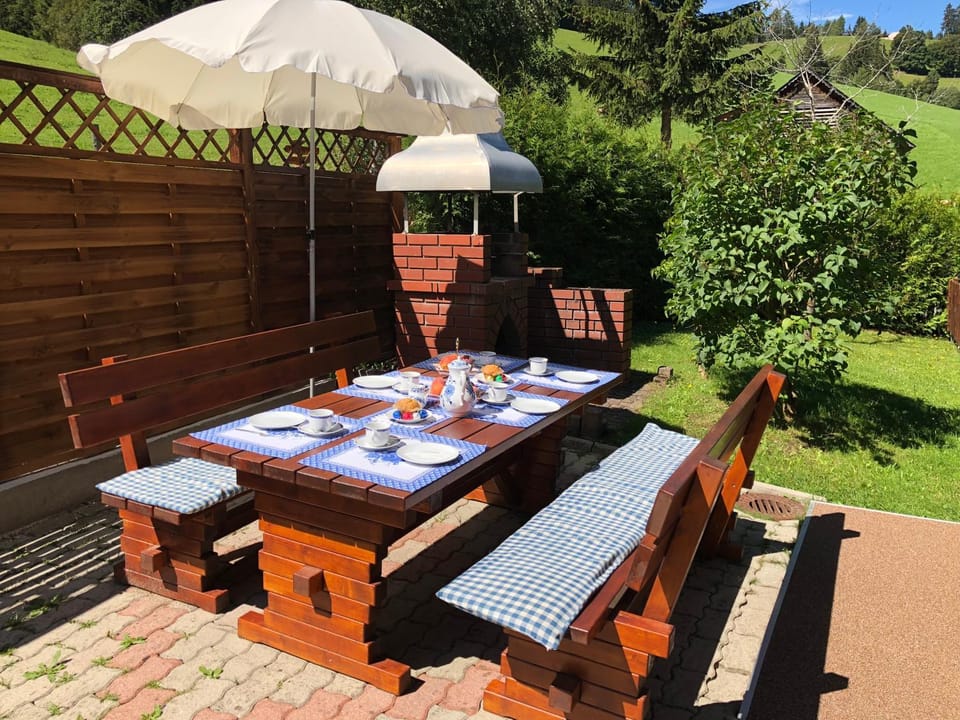 BBQ facilities, Balcony/Terrace, Garden view, Mountain view