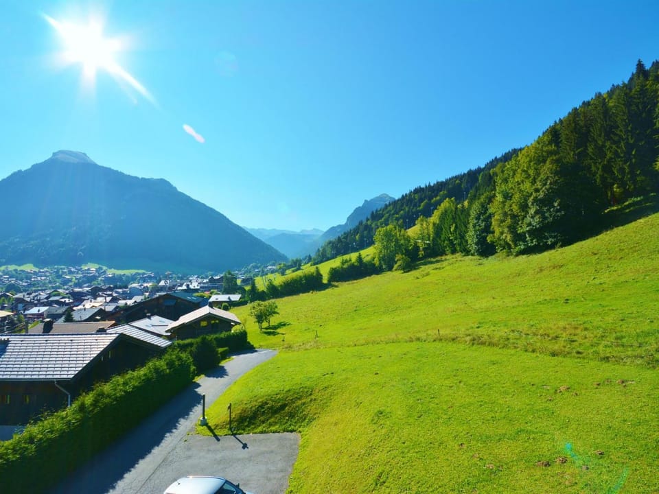 Appartement cosy à 400m du centre, proche pistes, balcon, parking, 6 pers, linge inclus - FR-1-684-13 Apartment in Les Gets