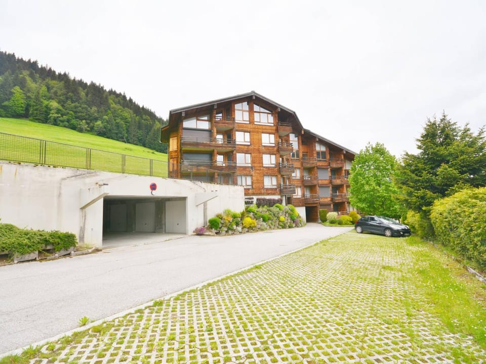 Morzine: Appt 4 pers, balcon, parking privé, près des pistes - FR-1-684-26 Apartment in Morzine