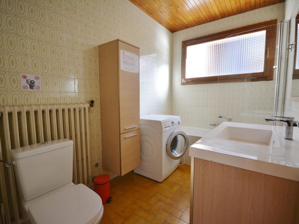 Appartement T4 Lumineux au Centre de Morzine, Proche Télécabines – 6 Pers, Parc. Couv., Multipass Été - FR-1-684-33 Cabin in Montriond