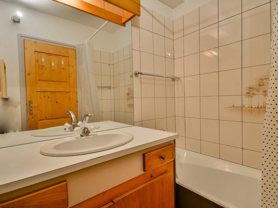 Appartement T3 proche centre-ville, pistes & remontées - 6 pers, balcon, parking - Morzine Apartment in Morzine