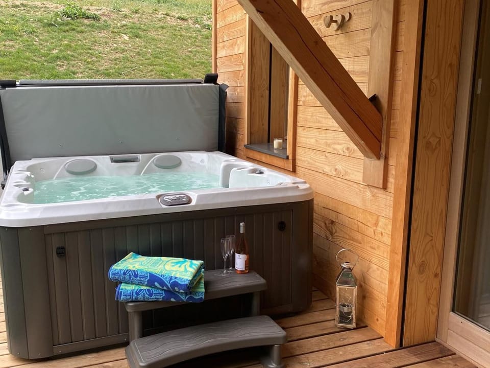 Appartement T3 à Morzine avec Jacuzzi Privatif, Proche Navettes, 8 Pers. - FR-1-684-58 Apartment in Montriond