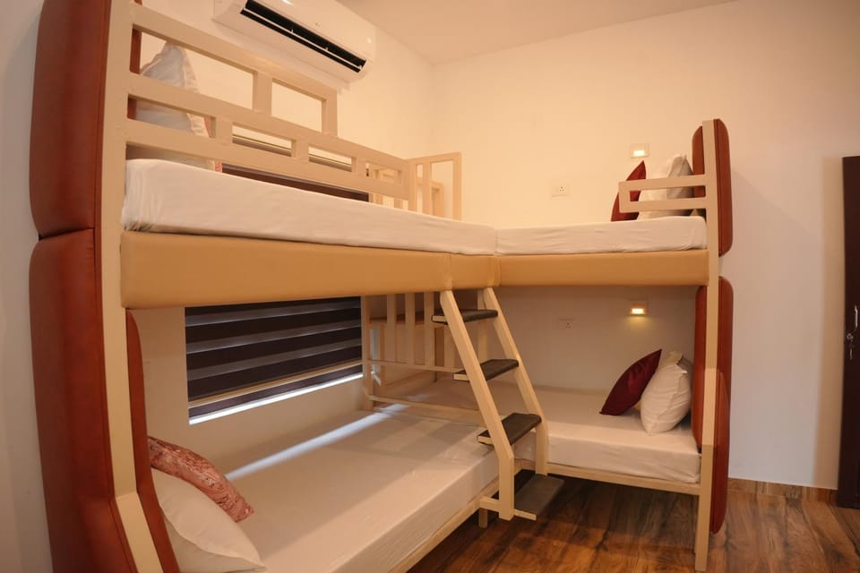 Bed, Bedroom, bunk bed