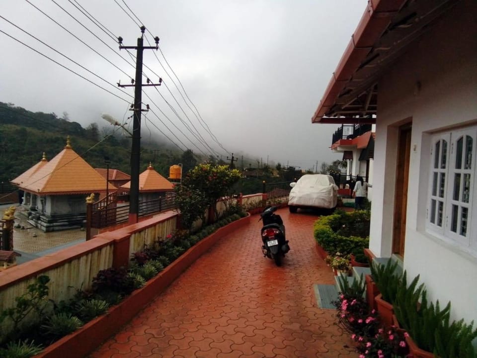 New Hill Valley Family Homestay-WiFi-View Bed and Breakfast in Madikeri