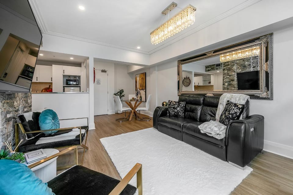 TV and multimedia, Living room, Seating area, Dining area, Evening entertainment
