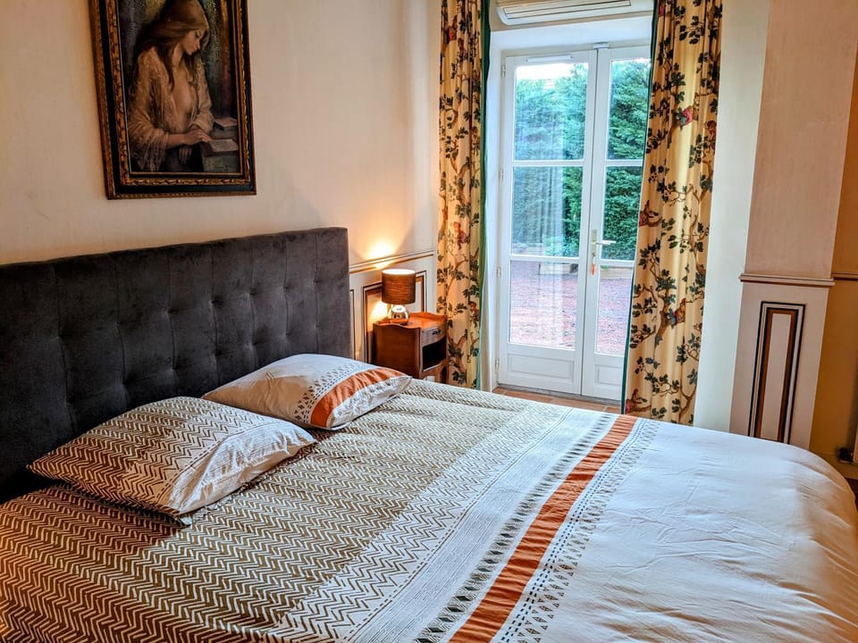 Bed, Bedroom