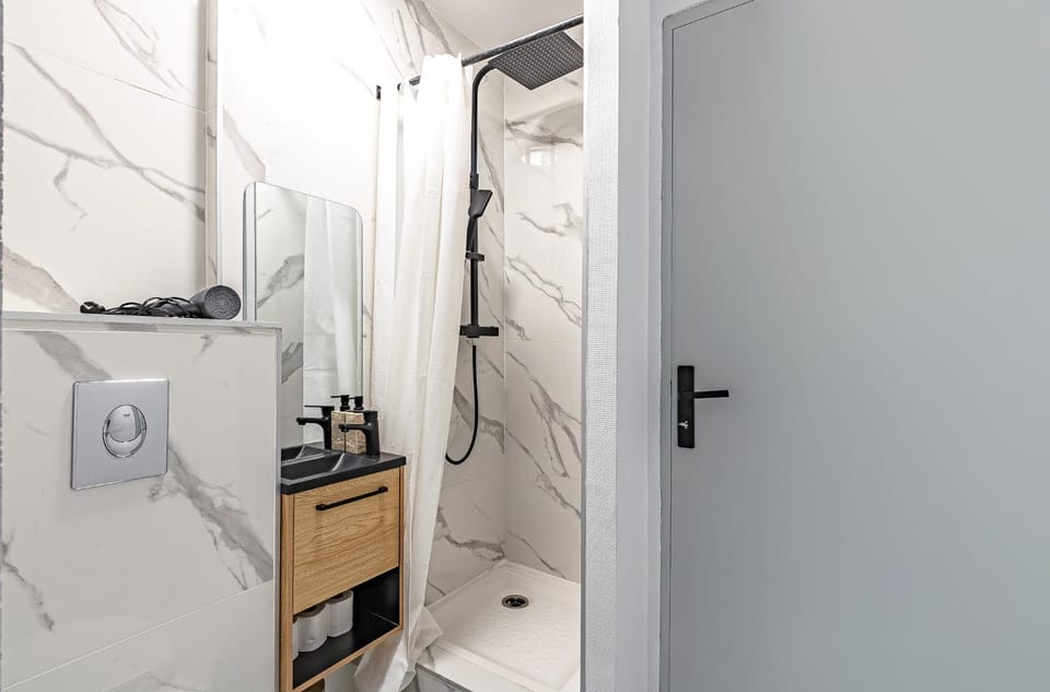 Shower, Bathroom