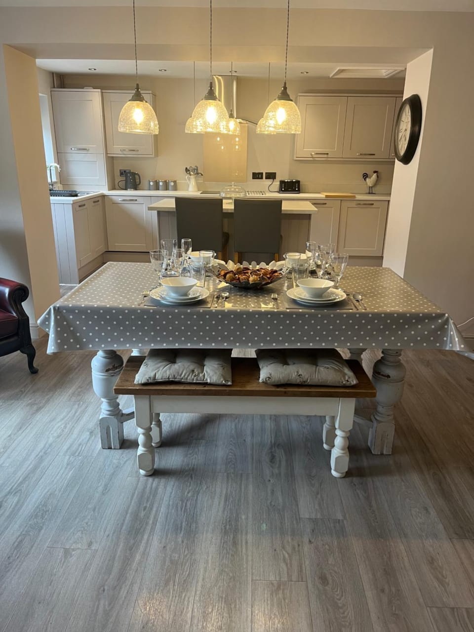 Kitchen or kitchenette, Dining area