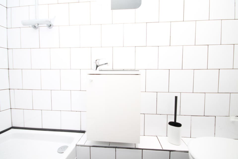 06 - Chambre avec TV proche Paris et transports WIFI Bed and Breakfast in Saint-Denis, France